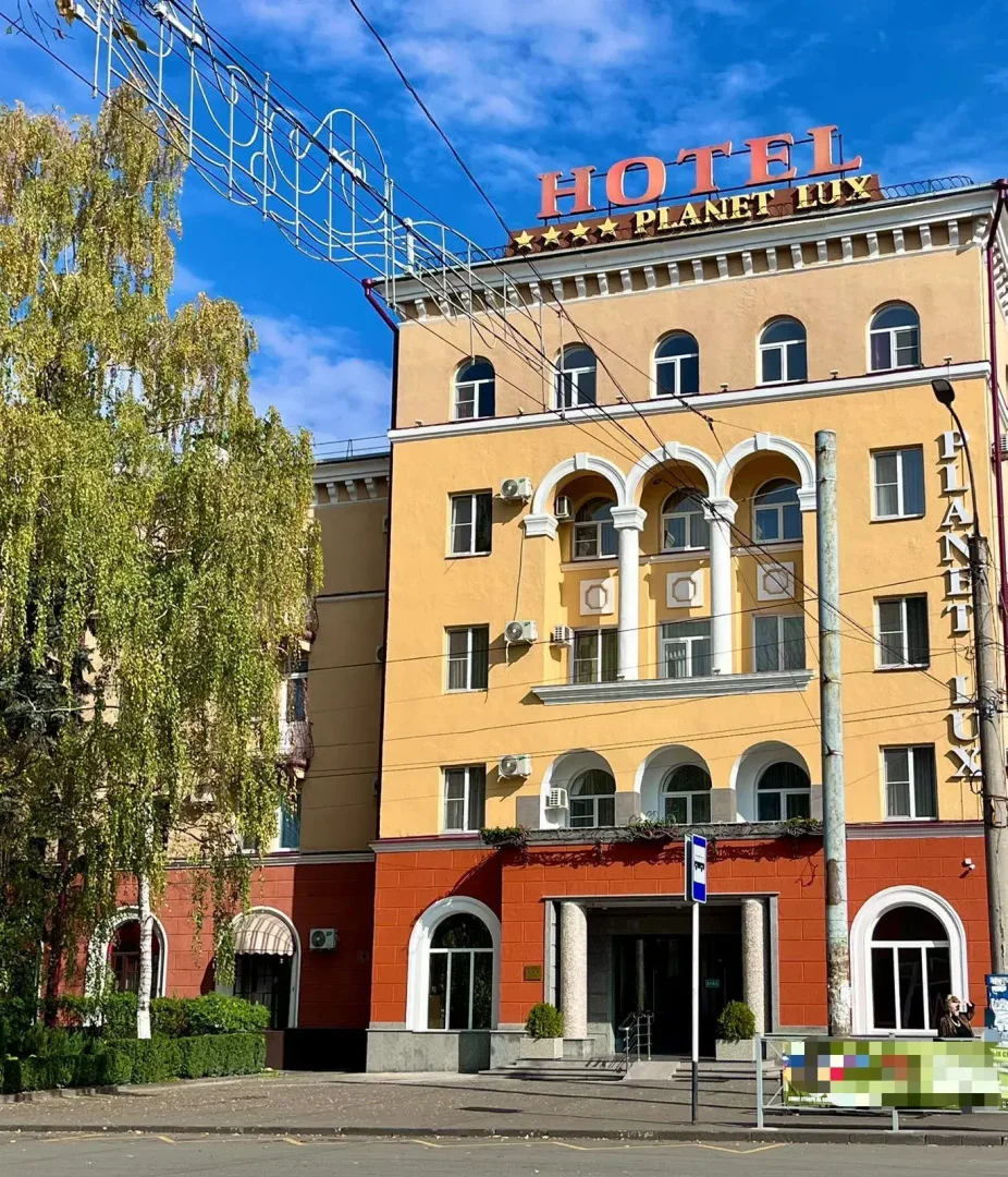 Гостиница «Планета Люкс» (бывш. «Кавказ»)